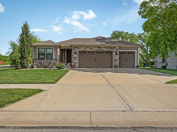 1300 N 4th St East Street, Louisburg, KS 66053