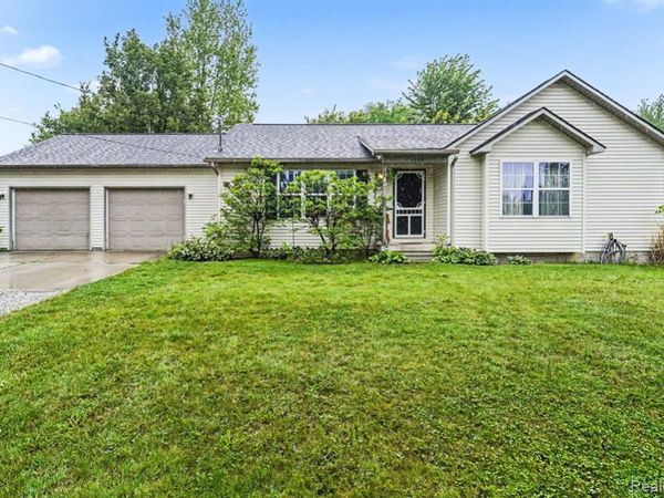 4228 Thom Street , Burton, MI 48509