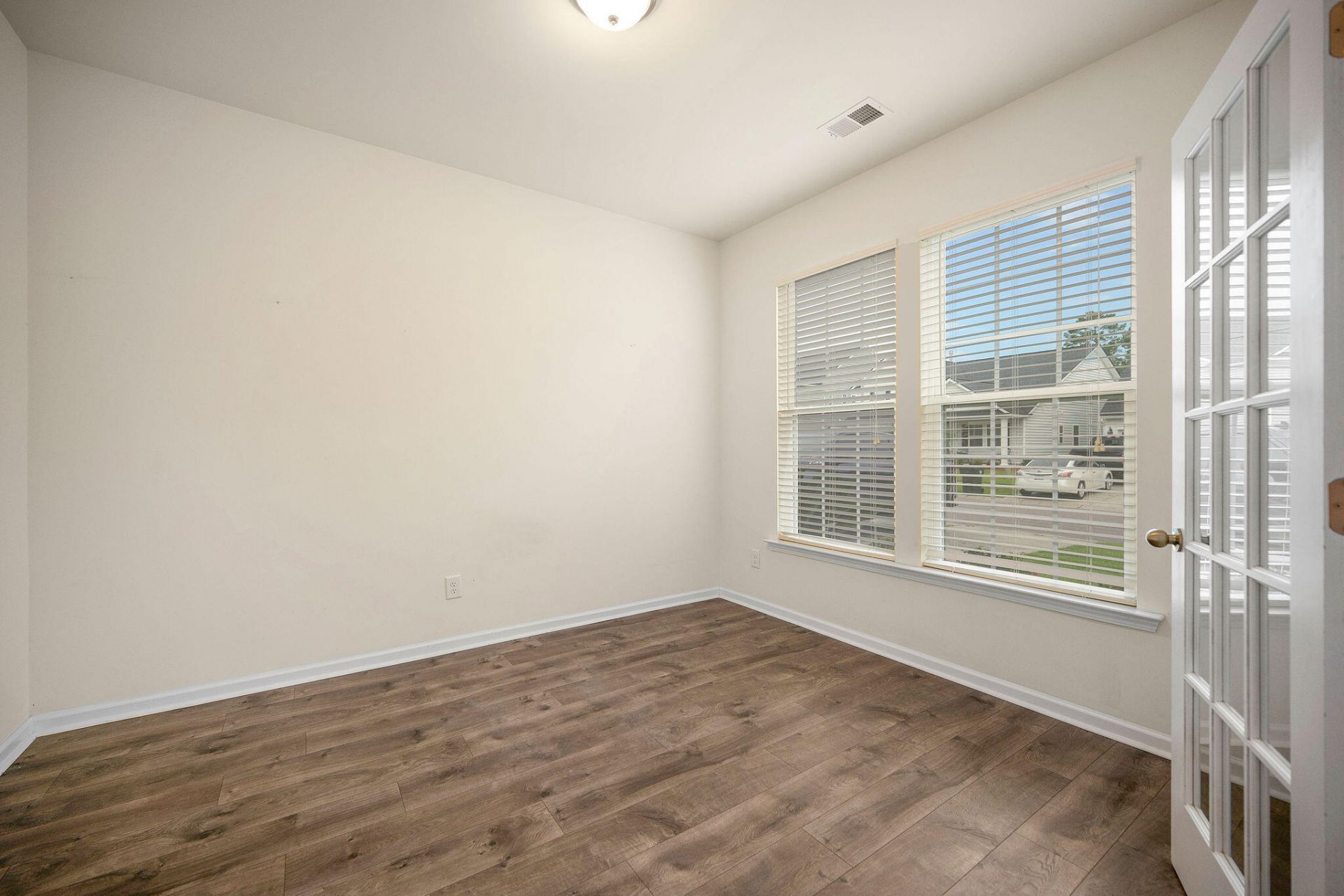 694 Redbud Lane Photo 4