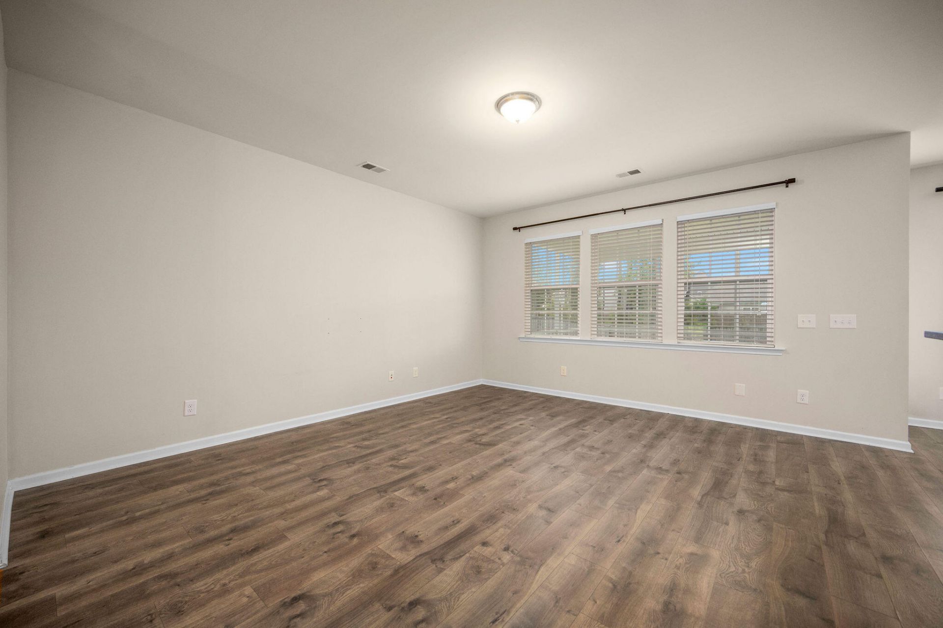 694 Redbud Lane Photo 9