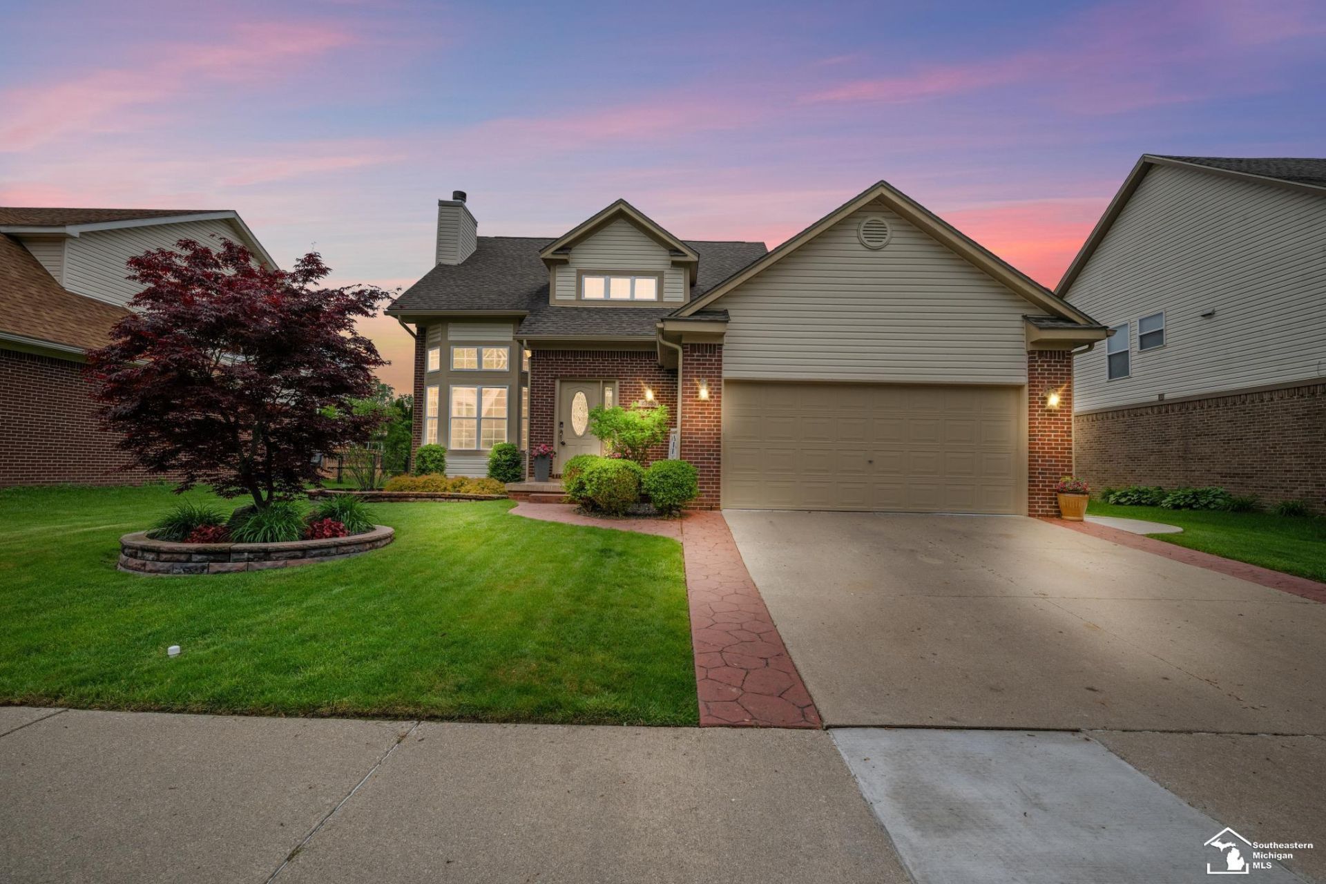23635 Lori Drive, Flat Rock, MI 48134 Main Photo