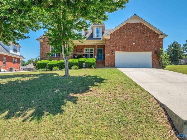 103 Cedar Run Lane, Huntsville, AL 35811