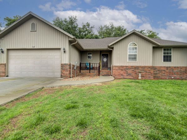 104 W Rainey Street , Ozark, MO 65721