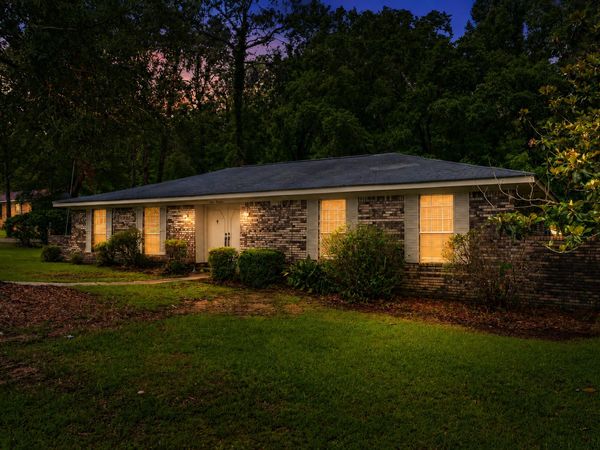 900 N 31st Ave., Hattiesburg, MS 39401