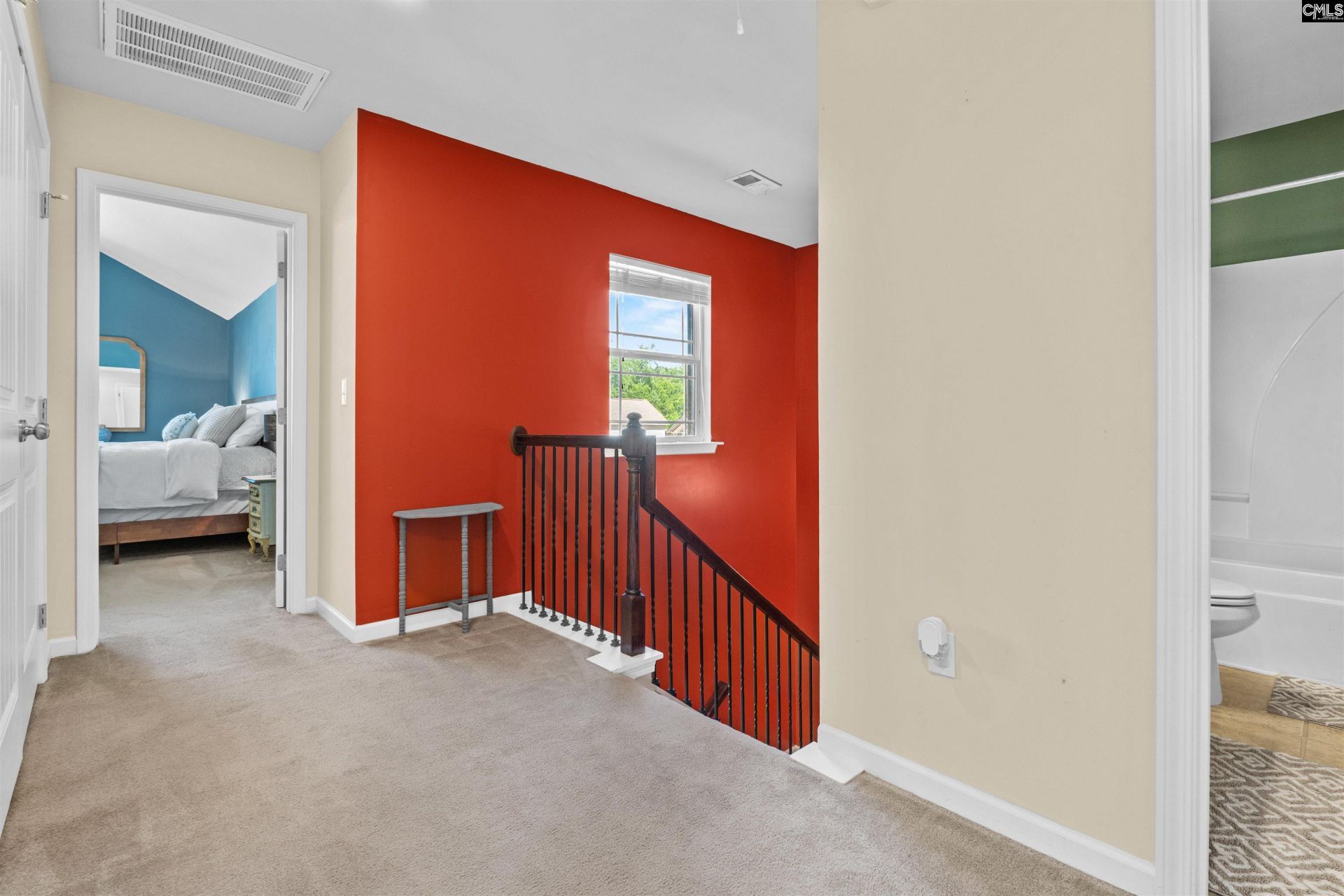 45 Round Table Court Photo 11