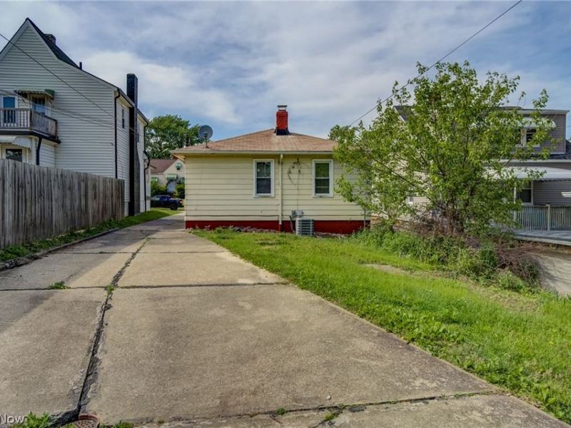 4407 Woodway Avenue, Parma, OH 44134 Photo 9
