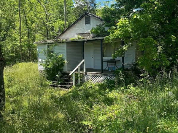 907 Lloyds Chapel Road, Church Hill, TN 37642