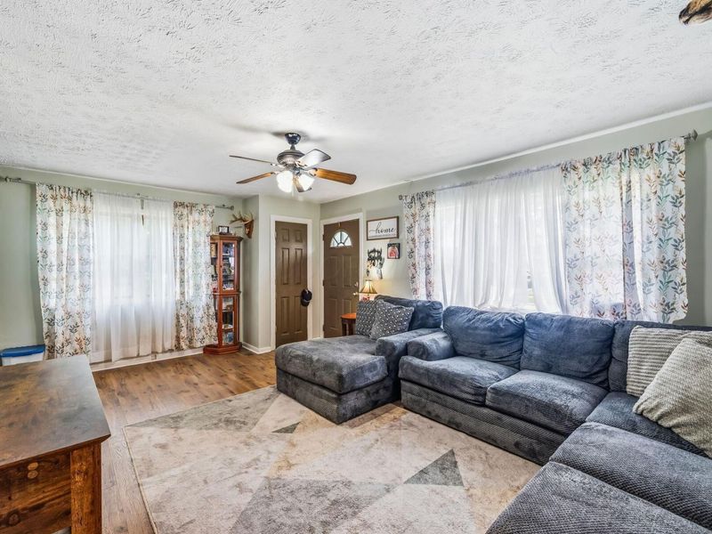 550 E Farming Street , Marion, OH 43302 Photo 6