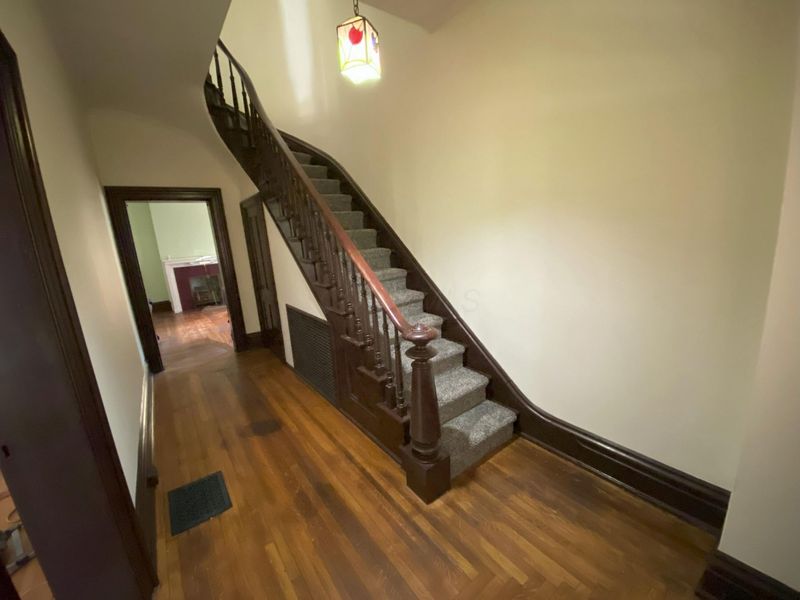 102 N Washington Street , Delaware, OH 43015 Photo 2
