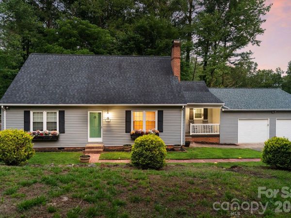 1014 Bramblewood Court NE, Lenoir, NC 28645