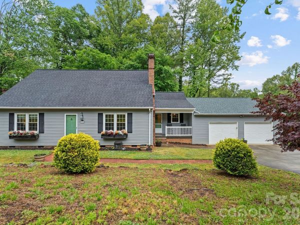 1014 Bramblewood Court NE, Lenoir, NC 28645