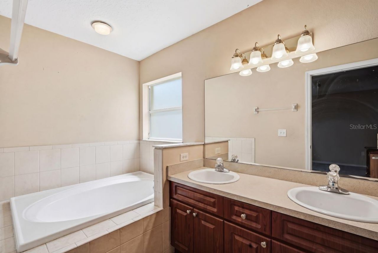 3005 W Chestnut Street, Tampa, FL 33607 Photo