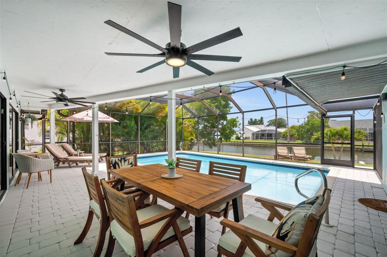 2102 SE 8th Street, Cape Coral, FL 33990 Photo
