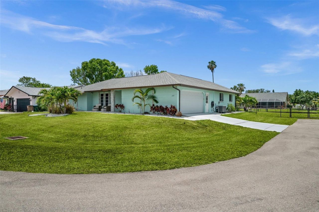 2102 SE 8th Street, Cape Coral, FL 33990 Photo