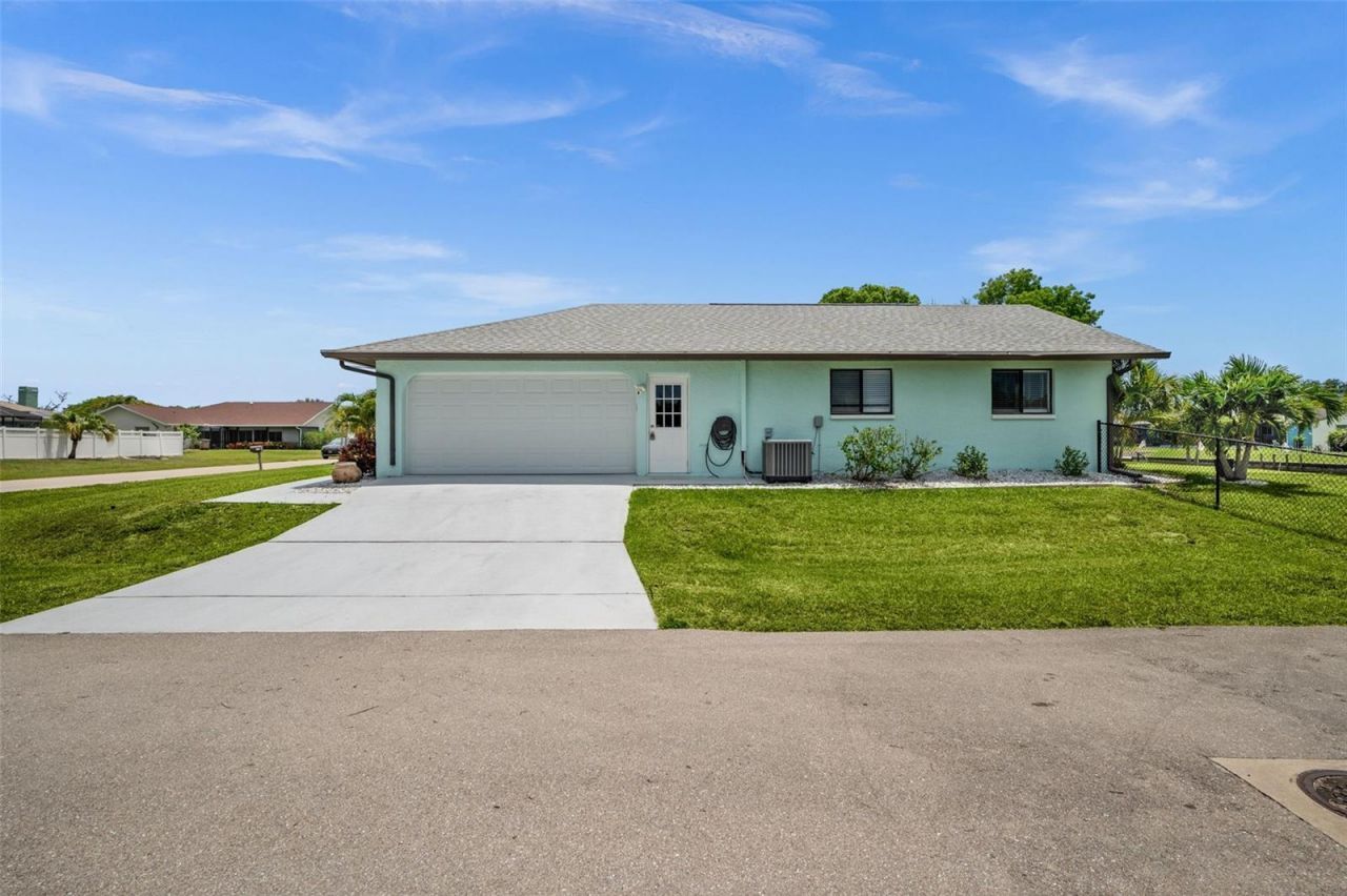 2102 SE 8th Street, Cape Coral, FL 33990 Photo