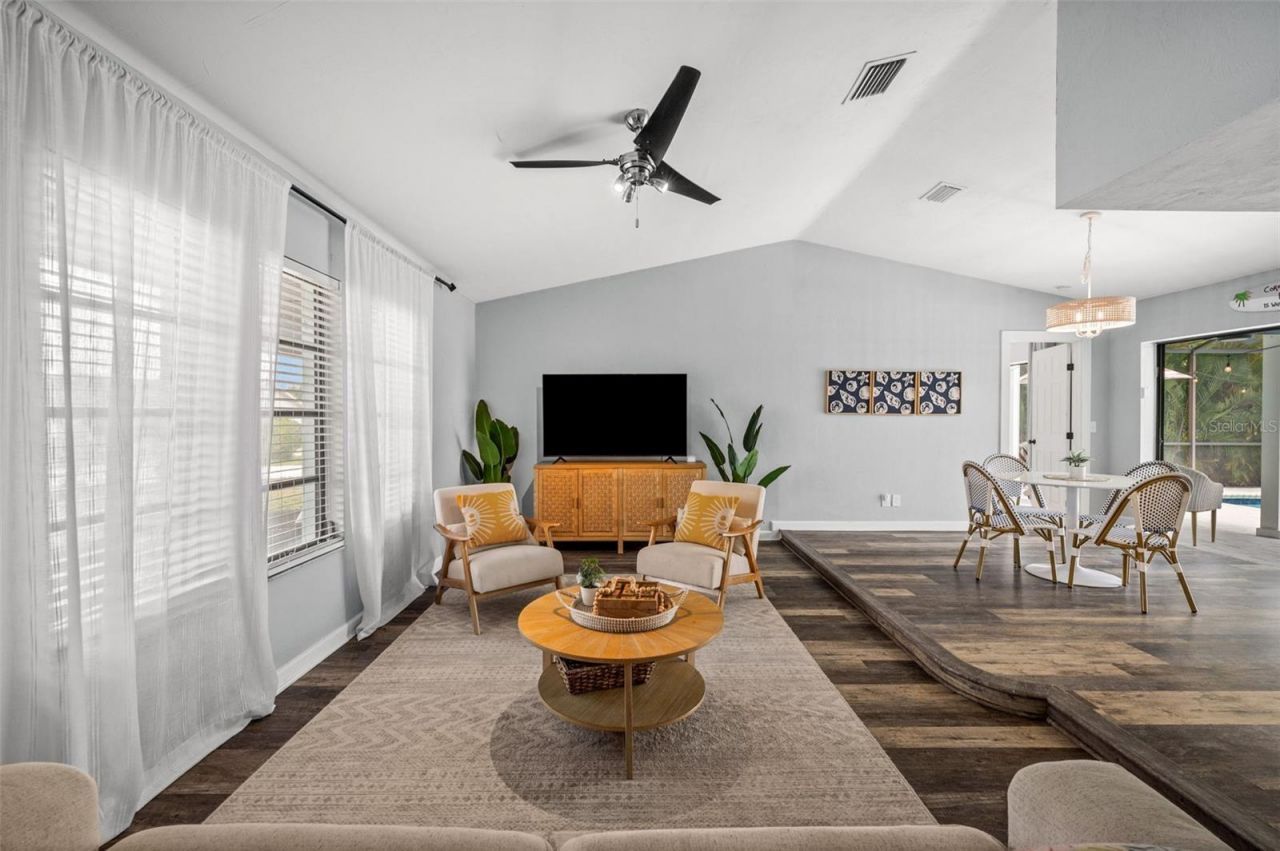 2102 SE 8th Street, Cape Coral, FL 33990 Photo