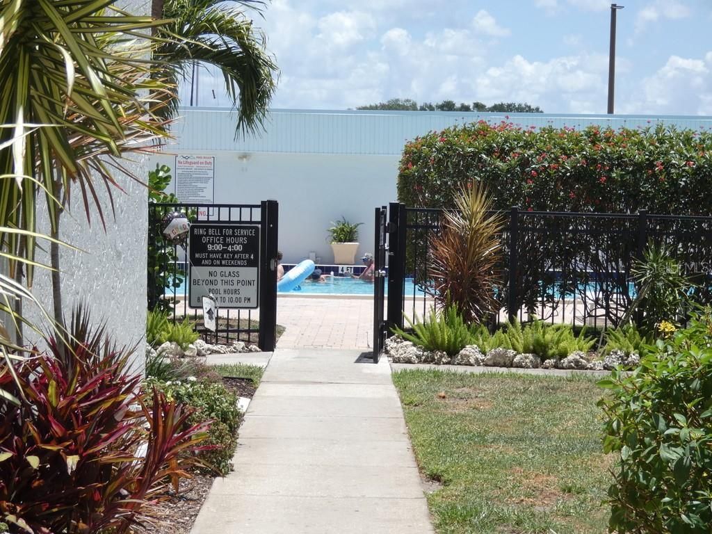 4908 38th Way S, Unit 303, Saint Petersburg, FL 33711 Photo