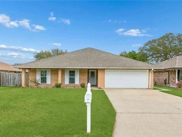 402 AVENUE A AVE Avenue , Belle Chasse, LA 70037