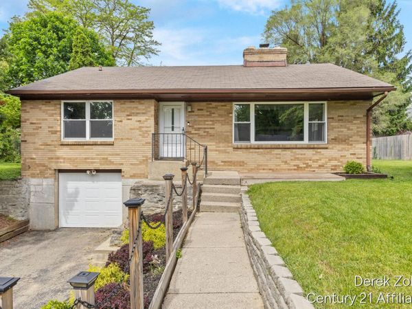613 Shawmut Boulevard NW, Grand Rapids, MI 49504