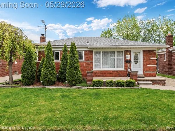 24564 Marine Avenue, Eastpointe, MI 48021