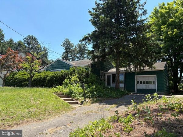 250 ORCHARD AVENUE , BURLINGTON, NJ 08016