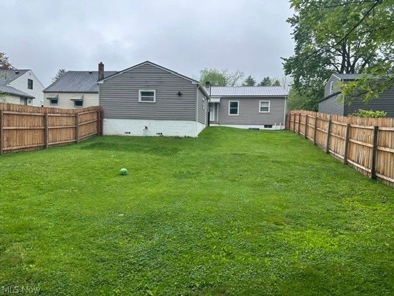 438 10th Street , Struthers, OH 44471 Photo 2