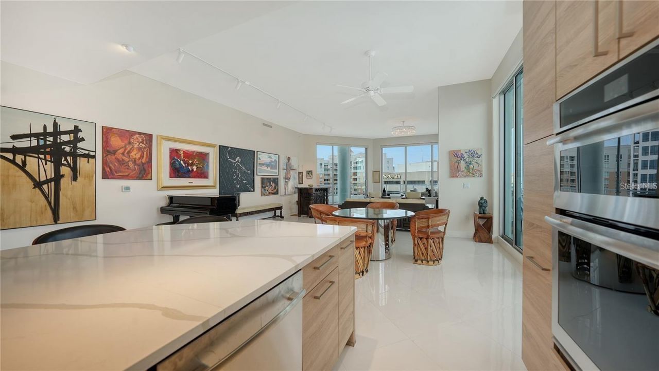 111 S Pineapple Avenue, Unit 1210, Sarasota, FL 34236 Photo