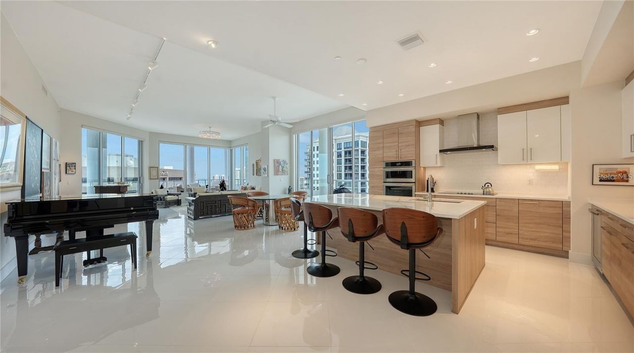 111 S Pineapple Avenue, Unit 1210, Sarasota, FL 34236 Photo