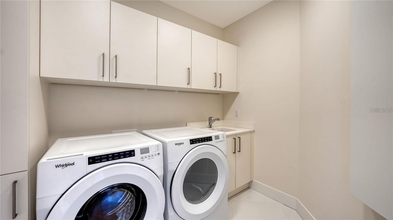 111 S Pineapple Avenue, Unit 1210, Sarasota, FL 34236 Photo