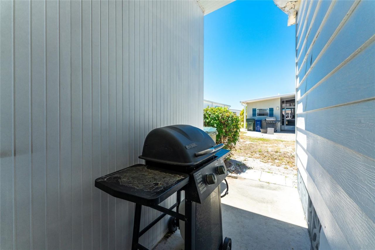 17 N Flora Vista Street, Englewood, FL 34223 Photo