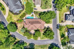 21 Highwood Circle photo 4