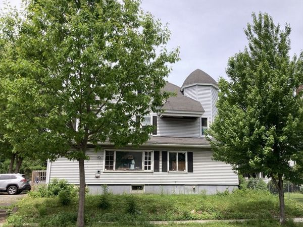 223 Elm, Holyoke, MA 01040