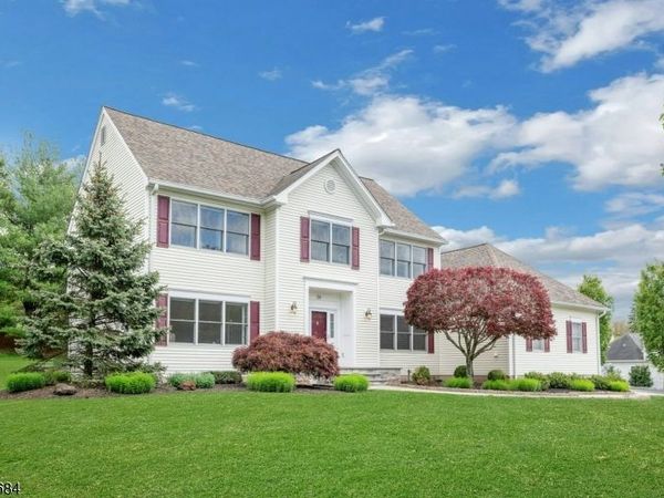 26 Rainbow Dr, Long Hill, NJ 07946