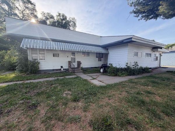 242 46th Street, Moline, IL 61265