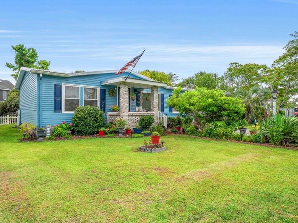 120 Queens Rd., Little River, SC 29566