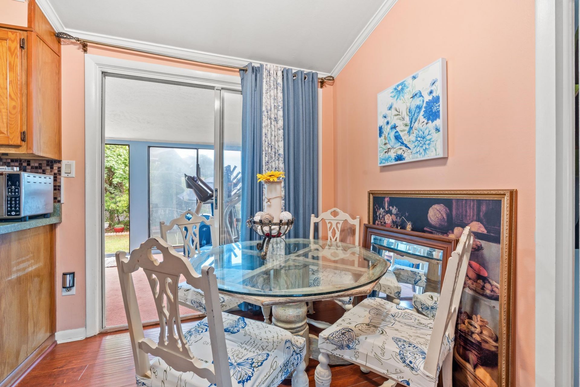 120 Queens Rd. Photo 7