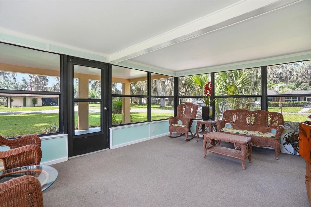 951 Cr 453, Lake Panasoffkee, FL 33538 Photo