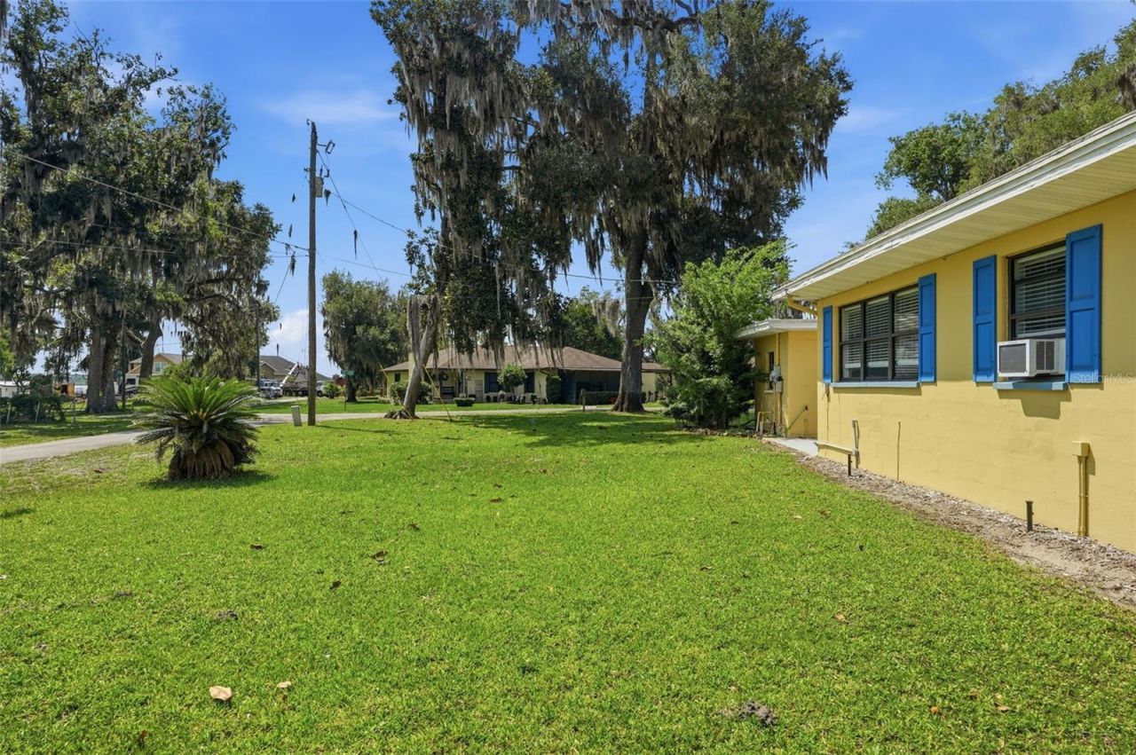 951 Cr 453, Lake Panasoffkee, FL 33538 Photo