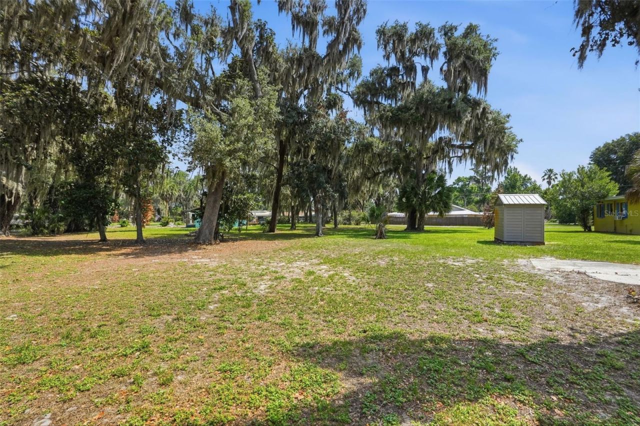951 Cr 453, Lake Panasoffkee, FL 33538 Photo
