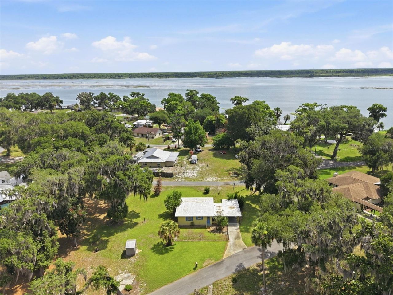 951 Cr 453, Lake Panasoffkee, FL 33538 Photo