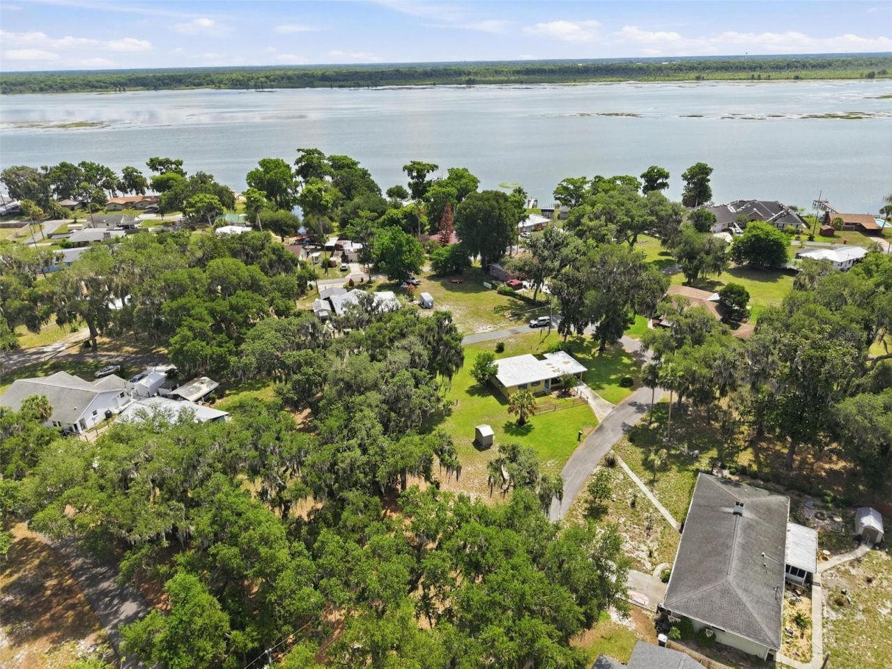 951 Cr 453, Lake Panasoffkee, FL 33538 Photo
