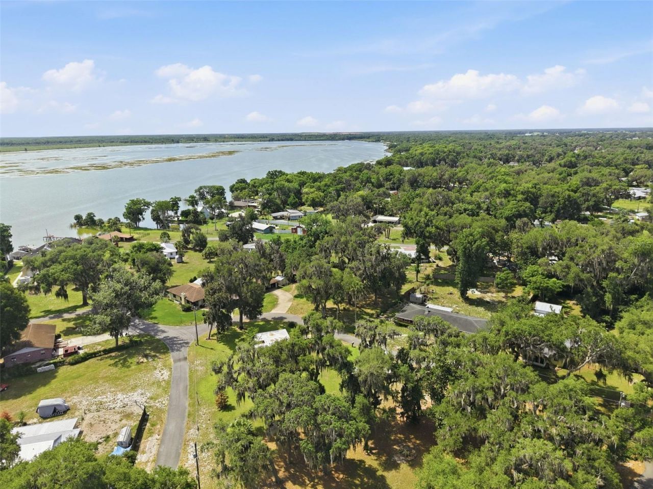 951 Cr 453, Lake Panasoffkee, FL 33538 Photo