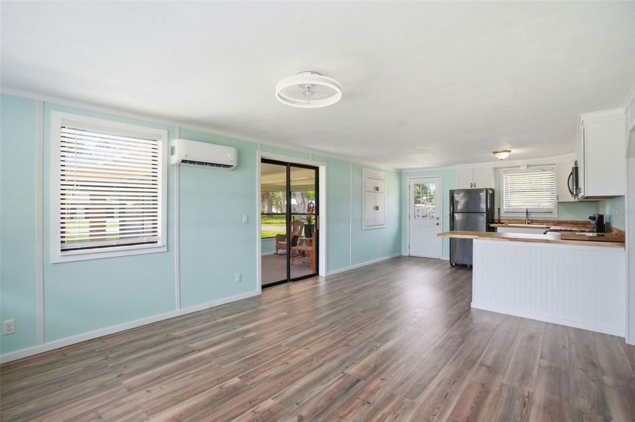 951 Cr 453, Lake Panasoffkee, FL 33538 Photo