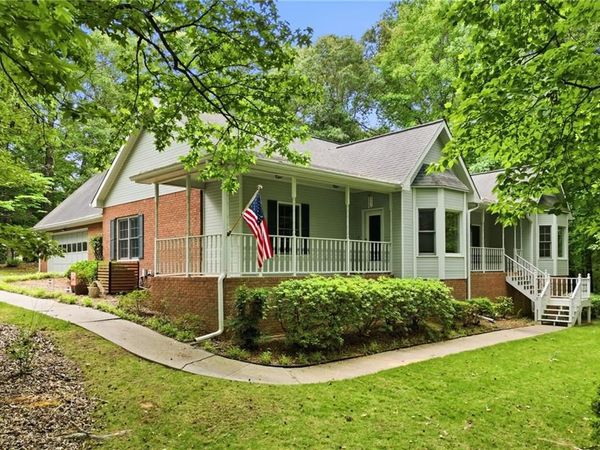 35 Elmtree Drive, Sharpsburg, GA 30277