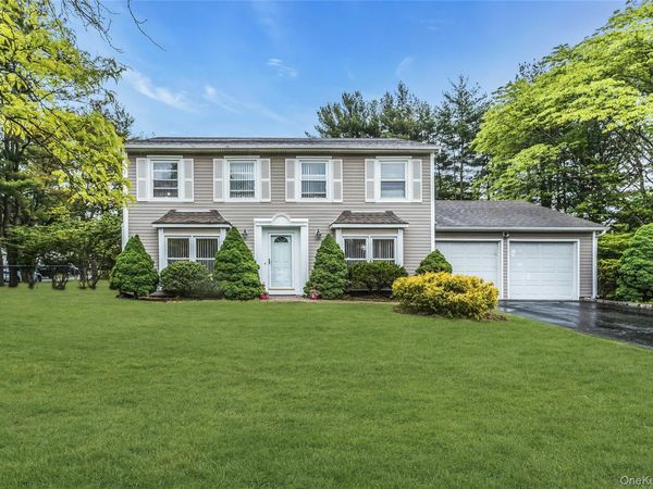 23 Magnet Street , Stony Brook, NY 11790
