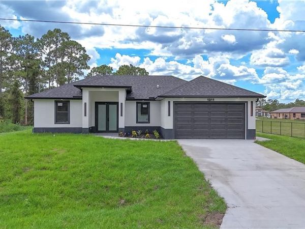 1011 Eighth AVE , LEHIGH ACRES, FL 33972