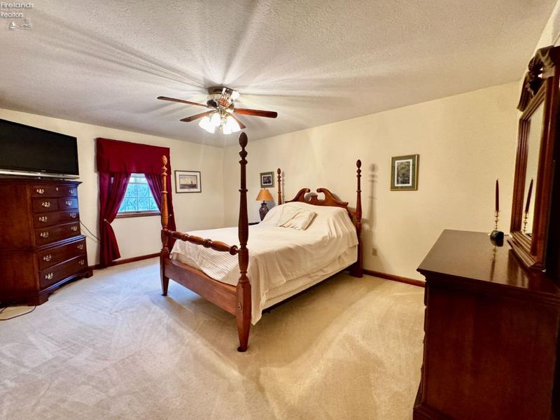 328 Windsor Court, Huron, OH 44870 Photo 16