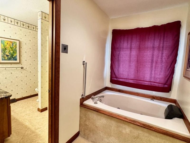 328 Windsor Court, Huron, OH 44870 Photo 17