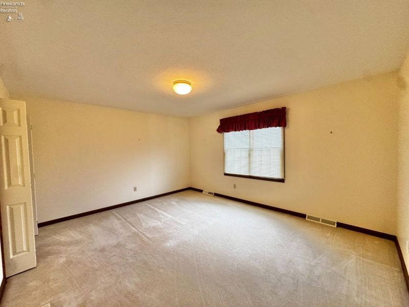 328 Windsor Court, Huron, OH 44870 Photo 21
