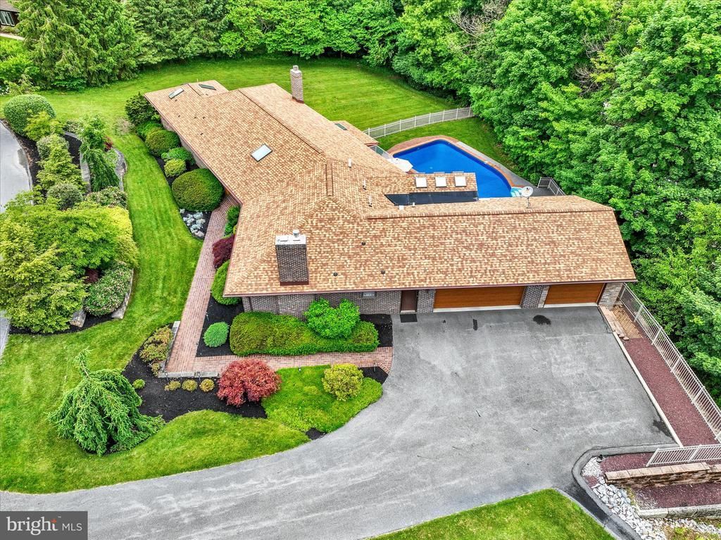 167 N STRATHCONA DRIVE, YORK, PA 17403
